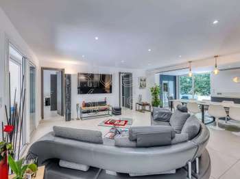 Vente appartement 5 pièces Boulouris 83