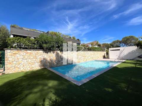 Vente appartement 3 pièces Boulouris 83