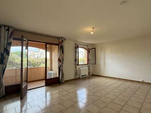 Vente appartement 3 pièces Hyères 83