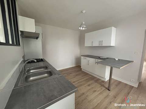 Vente appartement 4 pièces Laval 53