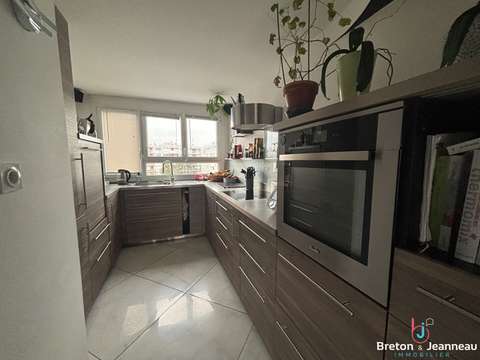 Vente appartement 4 pièces Laval 53