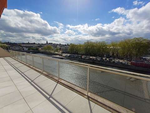Vente appartement 5 pièces Laval 53