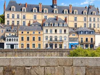 Vente Appartement 5 piècesLaval Centre-Ville Cathédrale