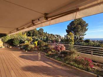 Vente Appartement 5 piècesLe Cannet