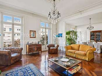 Vente Appartement 5 piècesParis 8e