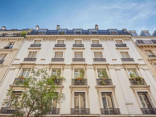 Appartement 8 pièces 200 m² · à Paris 8e · 200 m² · 2 060 000 €