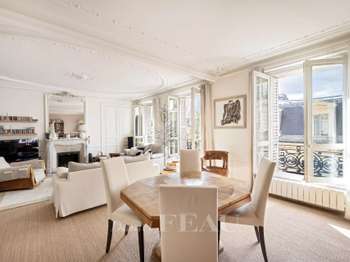 Vente Appartement 5 piècesParis 9e