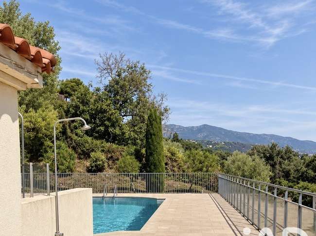 Appartement 2 pièces 46 m² · à Saint-Laurent-du-Var · 46 m² · 300 000 €