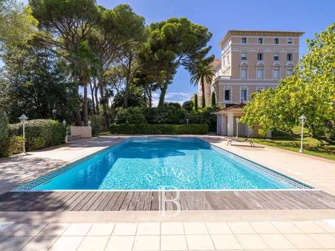 Vente appartement 8 pièces Saint-Raphaël 83