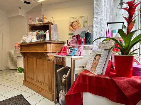 Bureaux et commerces 6 pièces