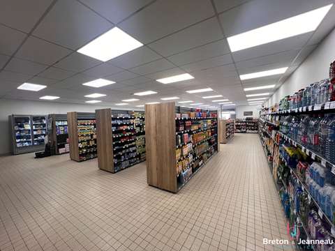 Bureaux et commerces Ambrières-les-Vallées 53