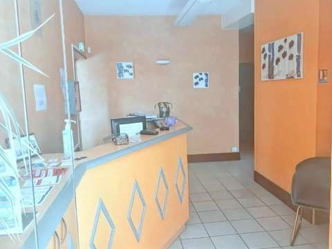 Bureaux et commerces 18 pièces
