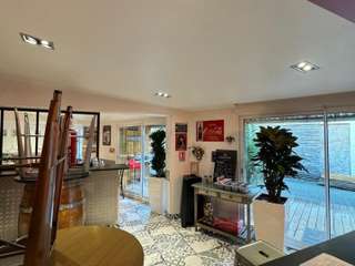 Bureaux et commerces 6 pièces