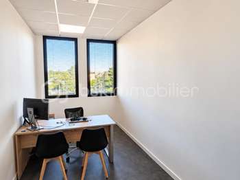Bureaux et commerces 8 pièces