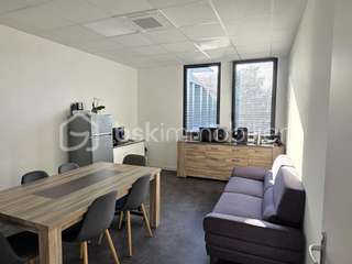 Bureaux et commerces 8 pièces