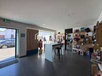 Bureaux et commerces 6 pièces