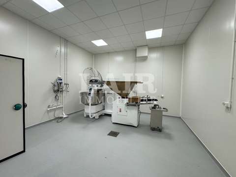 Bureaux et commerces 15 pièces