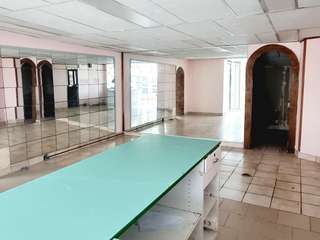 Bureaux et commerces 4 pièces Bureaux et commerces 4 pièces