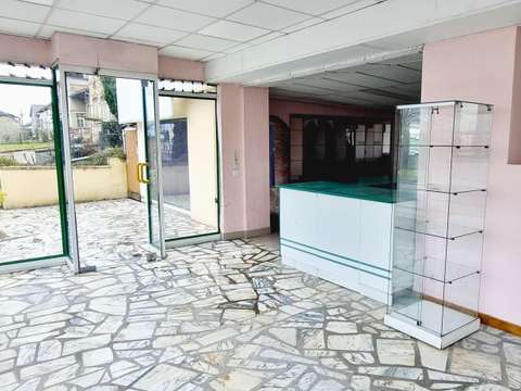 Bureaux et commerces 4 pièces Bureaux et commerces 4 pièces