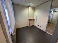 Bureaux et commerces 4 pièces Bureaux et commerces 4 pièces