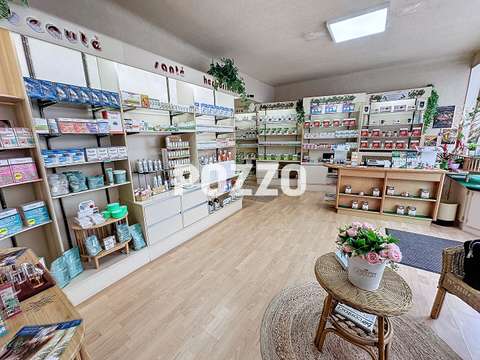 Bureaux et commerces 5 pièces