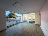 Bureaux et commerces 4 pièces Bureaux et commerces 4 pièces
