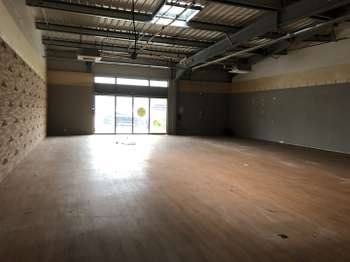 Bureaux et commerces 4 pièces