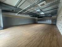Bureaux et commerces 4 pièces