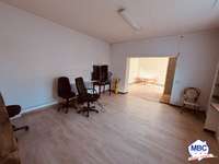 Bureaux et commerces 4 pièces Bureaux et commerces 4 pièces