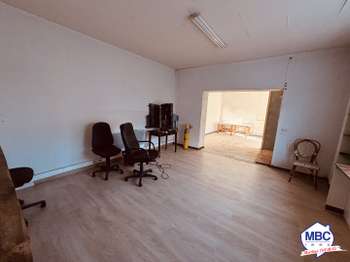 Bureaux et commerces 4 pièces Bureaux et commerces 4 pièces