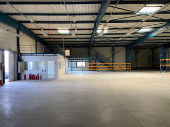 Bureaux et commerces 4 pièces