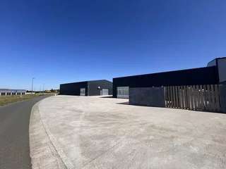 Bureaux et commerces 4 pièces