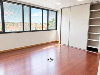 Bureaux et commerces 5 pièces