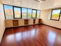 Bureaux et commerces 5 pièces