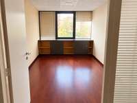 Bureaux et commerces 5 pièces