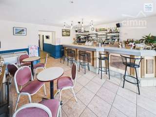 Bureaux et commerces 7 pièces