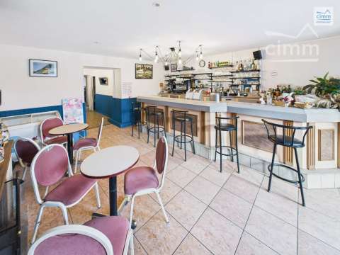 Bureaux et commerces 7 pièces