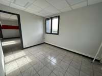 Bureaux et commerces 3 pièces
