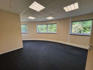 Bureaux et commerces 11 pièces