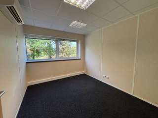 Bureaux et commerces 11 pièces