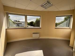 Bureaux et commerces 11 pièces