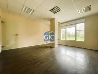 Bureaux et commerces 7 pièces