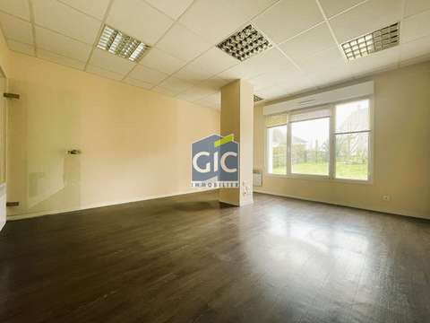 Bureaux et commerces 7 pièces