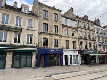Bureaux et commerces 4 pièces Bureaux et commerces 4 pièces
