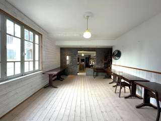 Bureaux et commerces 6 pièces