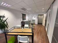 Bureaux et commerces 2 pièces Bureaux et commerces 2 pièces