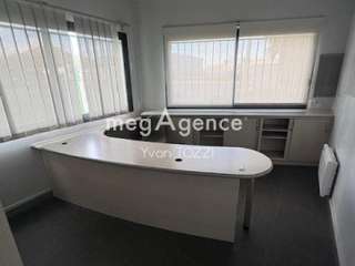Bureaux et commerces 8 pièces
