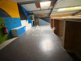 Bureaux et commerces 8 pièces