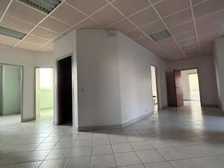 Bureaux et commerces 15 pièces