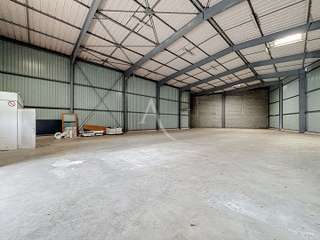 Bureaux et commerces 2 pièces